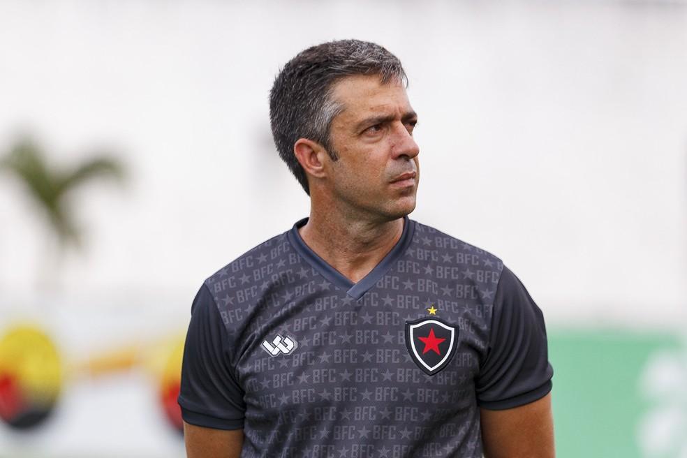 João Burse, o novo técnico do Porto Vitória