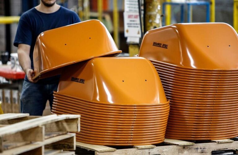 Fechamento da Fábrica de Carrinhos de Mão True Temper: Uma Reflexão sobre a Indústria Americana