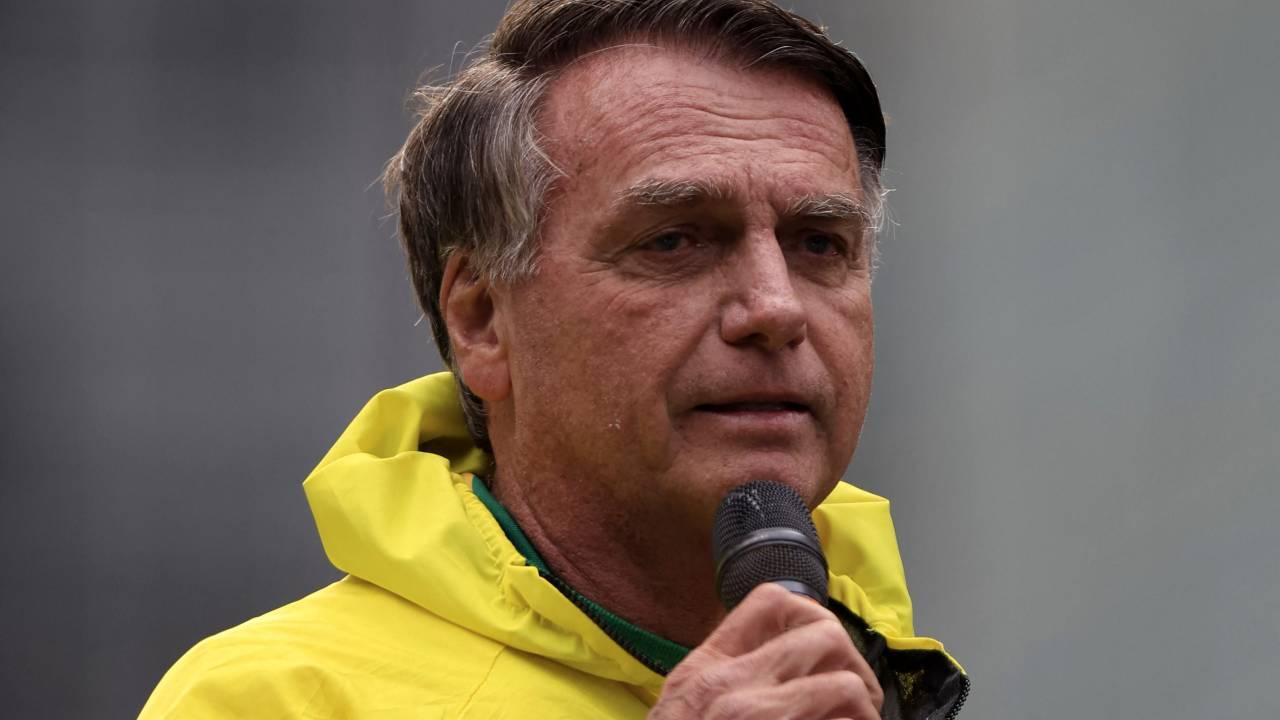 Bolsonaro poupou ministros do STF de críticas