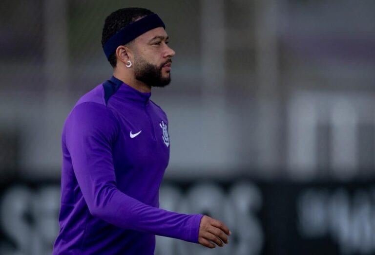 Memphis Depay Treina e Pode Reforçar o Corinthians Contra o Internacional