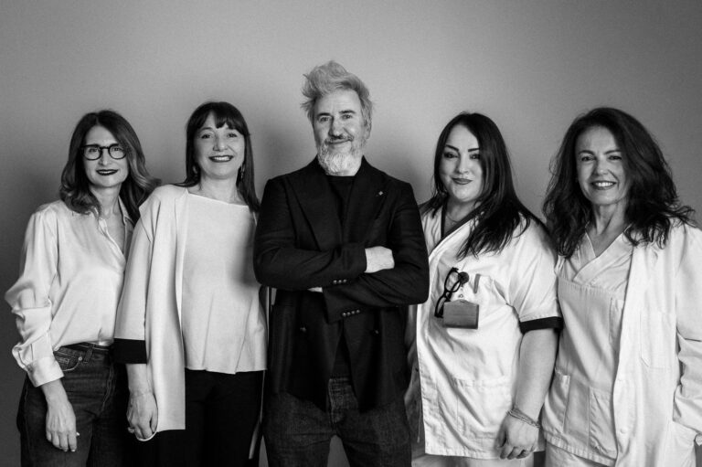 Marco Onofri homenageia as ostetrizes com fotoexposição no Hospital Bufalini