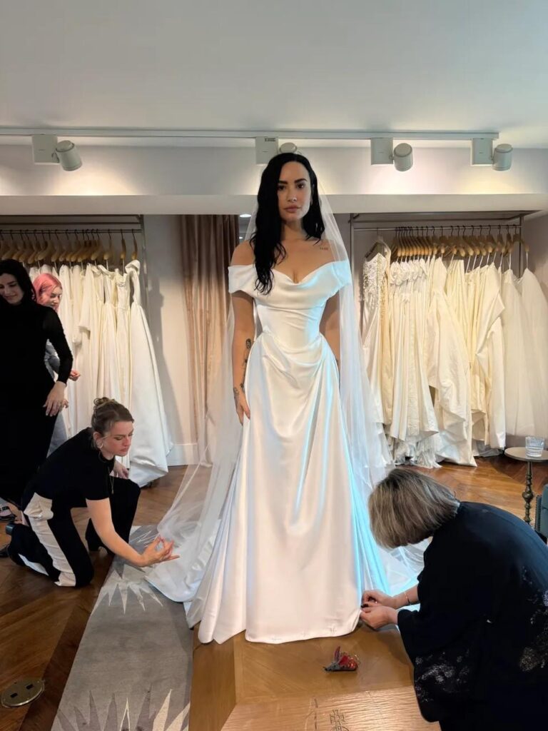 Demi Lovato Se Casa com Jordan Jutes Lutes em Cerimônia Deslumbrante