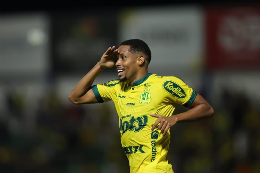 Iury Castilho, atacante do Mirassol, afastado do clube