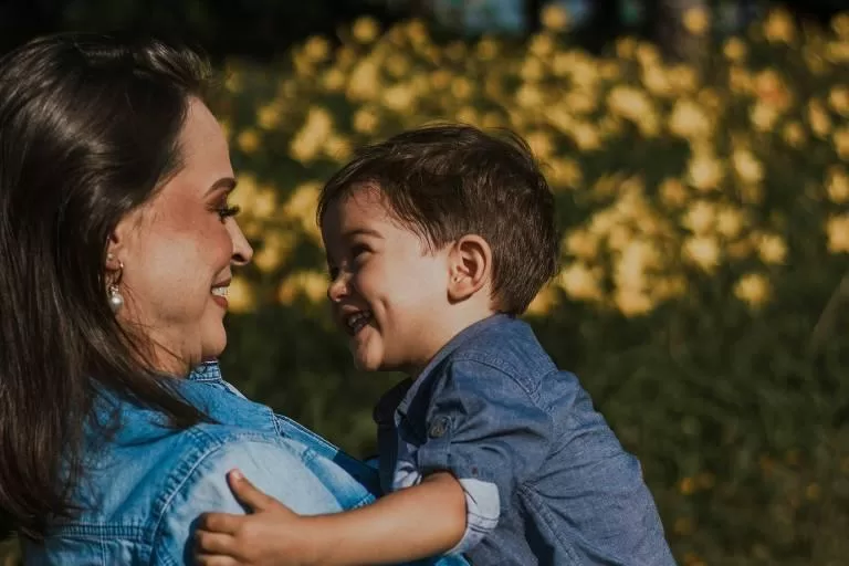 Dia das Mães 2025: Origem, Significado e Mensagens Para Homenagear