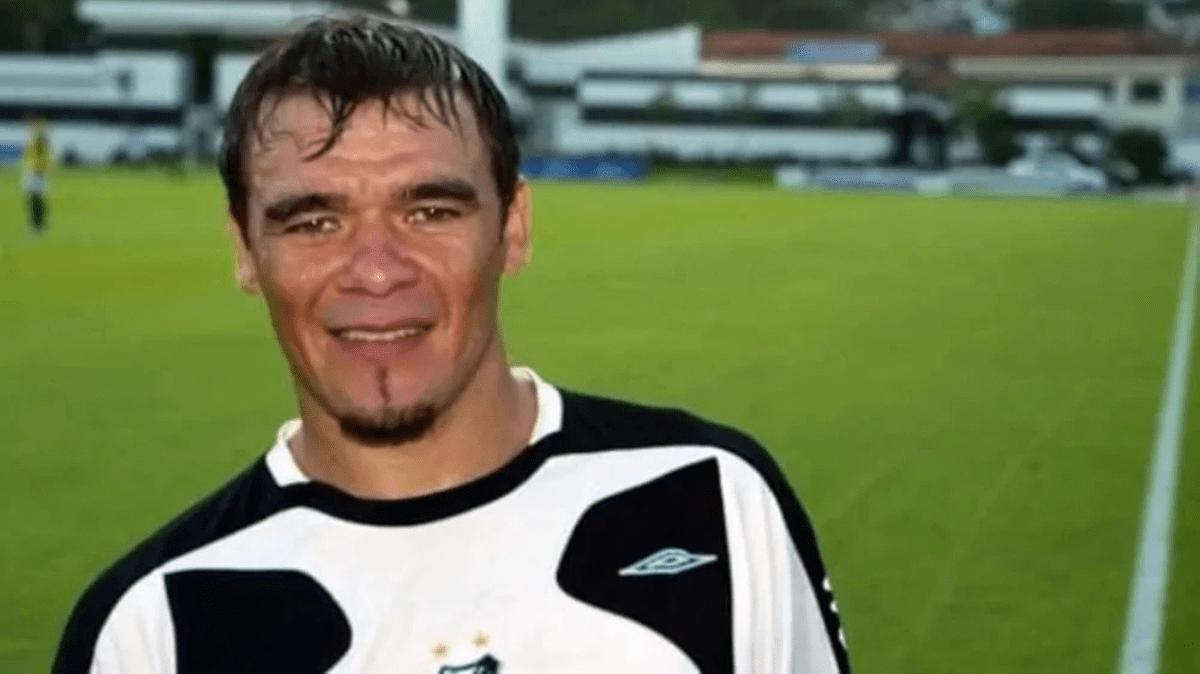 Julio Manzur, ex-zagueiro do Santos