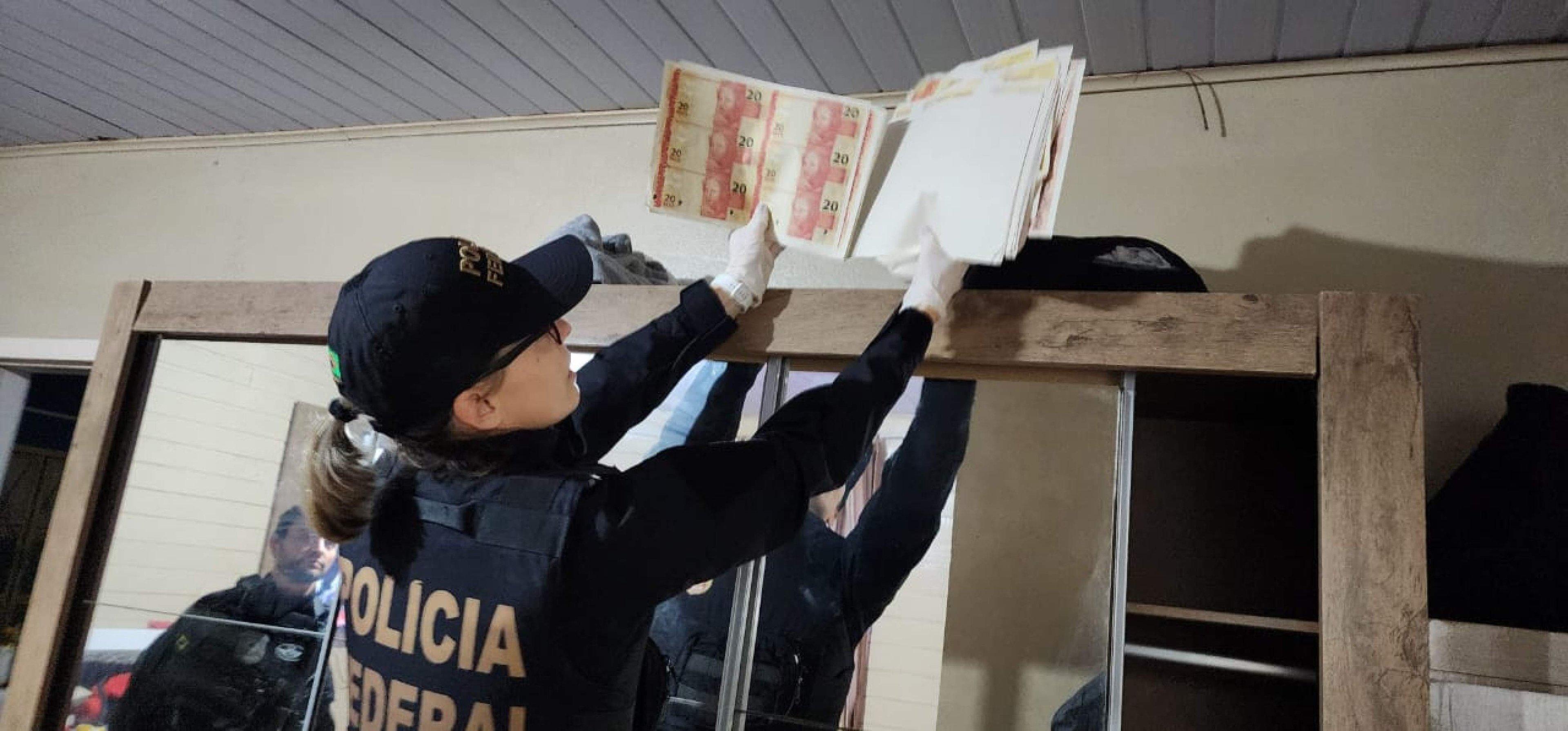 Diversas notas falsas foram impressas