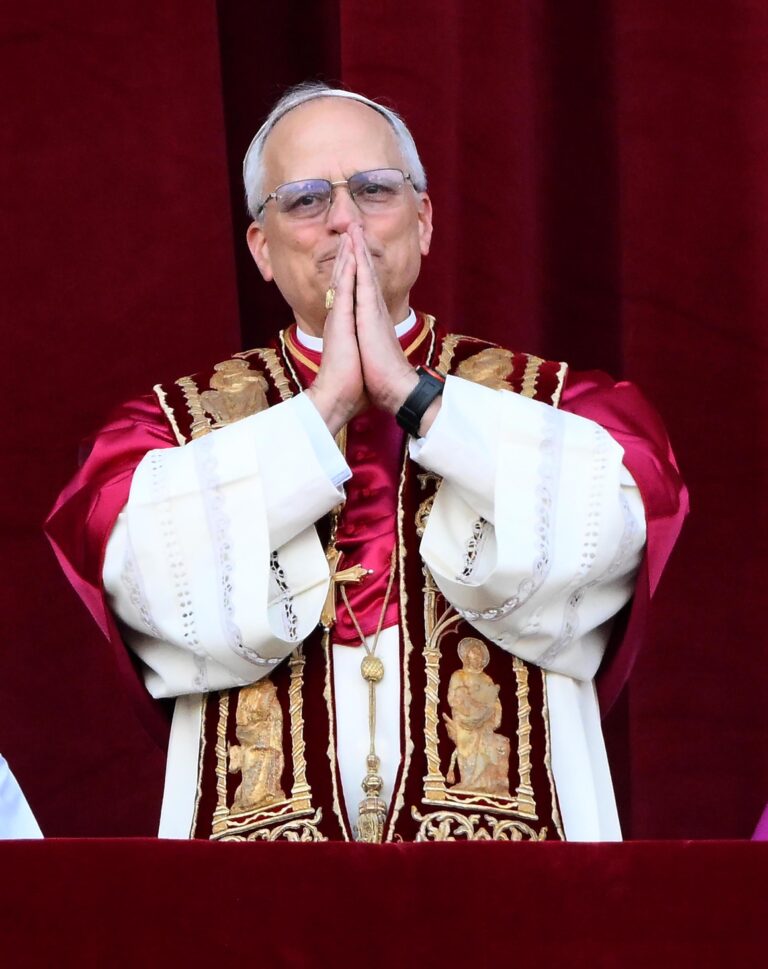 Novo Papa é eleito: Robert Prevost se torna Leone XIV