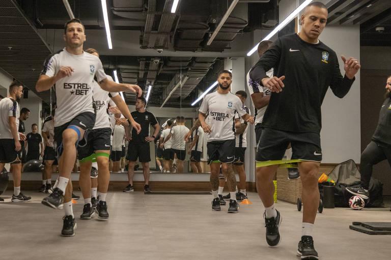 Treinamento físico da equipe brasileira de futebol de areia