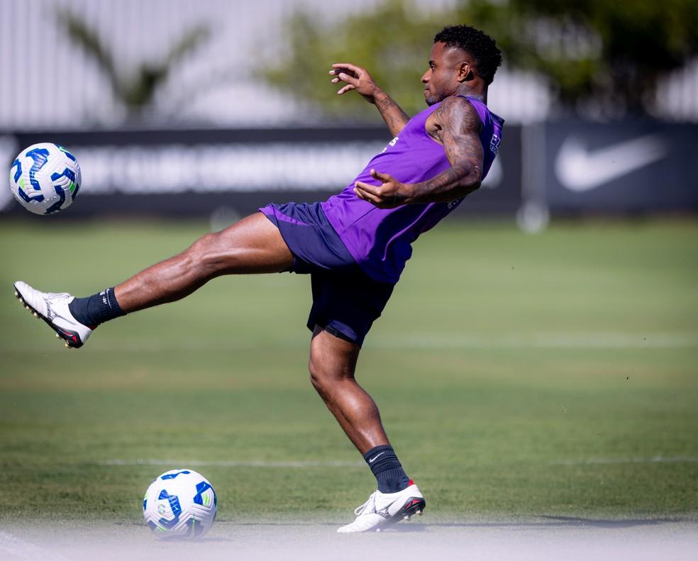 Diego Palacios pode ter nova chance pela primeira vez desde fevereiro