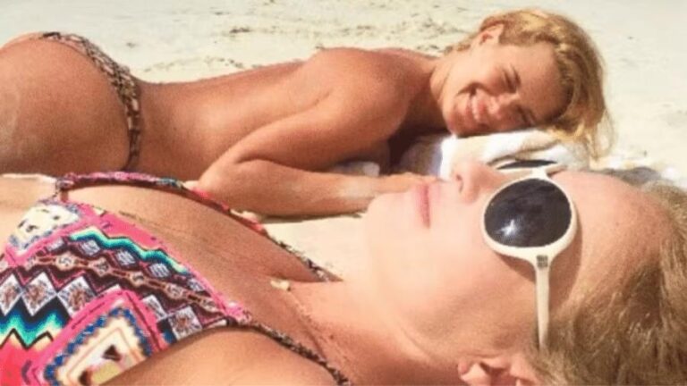 Carolina Dieckmann revela foto de topless ao lado de Angélica e encanta fãs