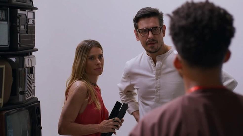 Carolina Dieckmann (Leila) com João Vicente de Castro (Renato) em 'Vale Tudo'
