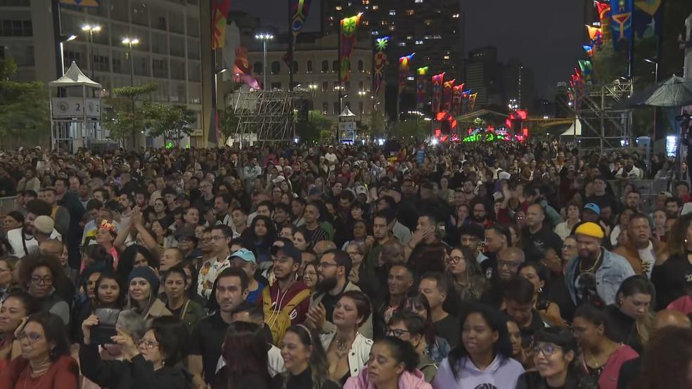 Público no Vale do Anhangabaú, na Virada Cultural 2025