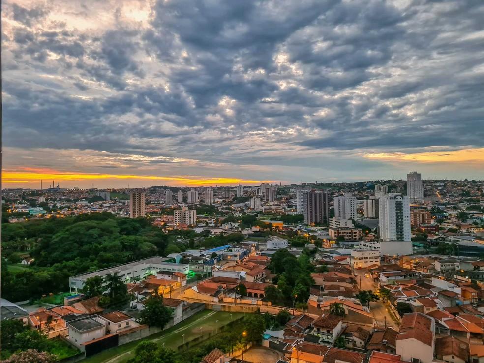 Frente fria causa queda brusca nas temperaturas no Vale e região, com possibilidade de recorde de frio.