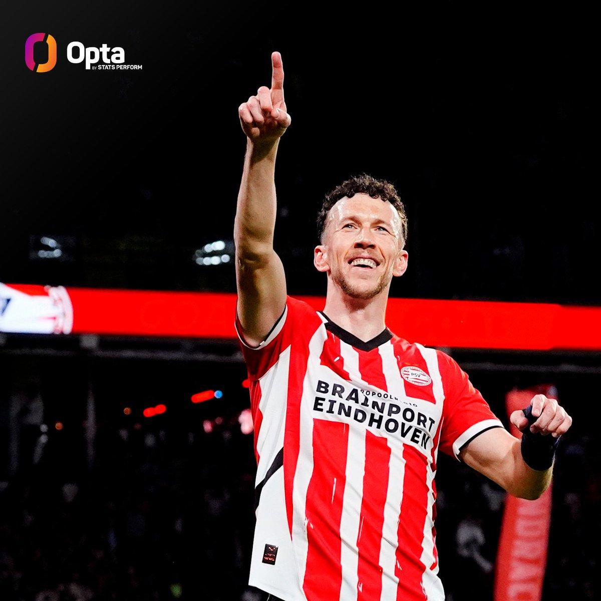 Ivan Perisic celebra seu gol