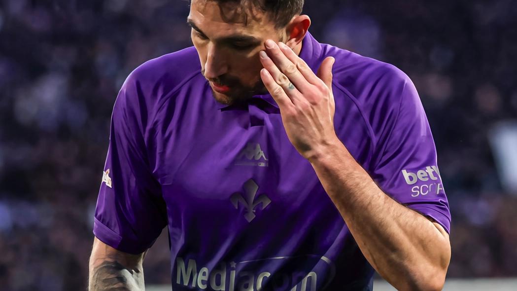 Danilo Cataldi se machucou durante a partida da Conference League contra o Betis