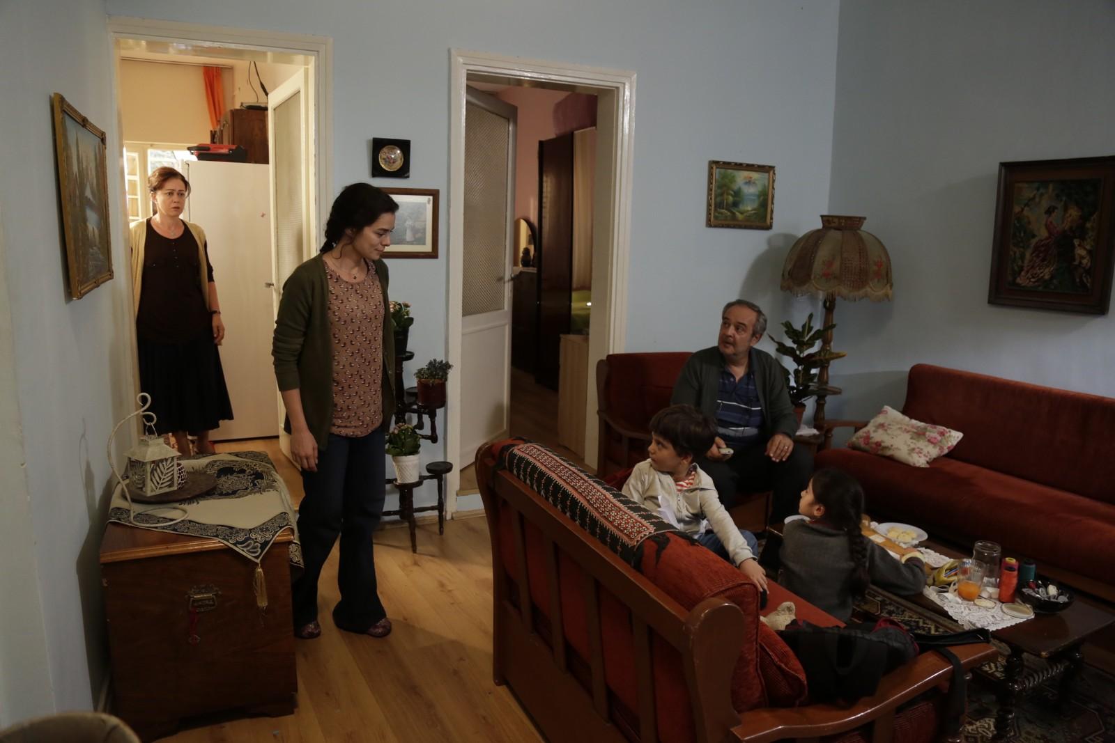 Bahar reencontra Hatice após vinte anos