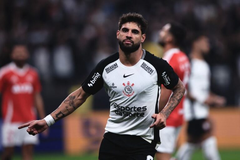 Yuri Alberto brilha com hat-trick e lidera artilharia do Corinthians no século