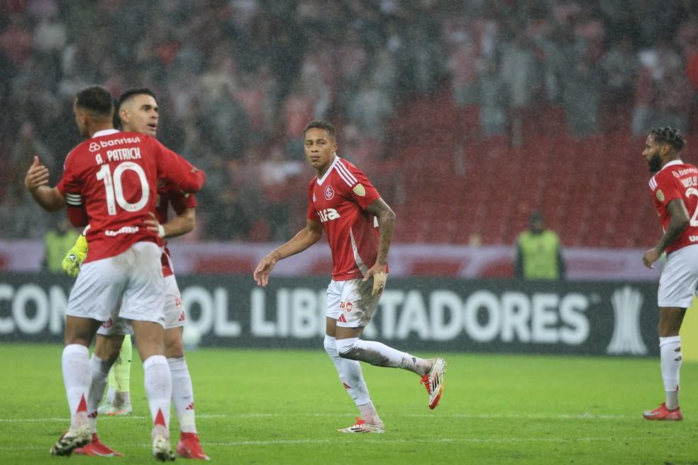 Inter venceu o Bahia por 2 a 1 e avançou às oitavas de final da Libertadores