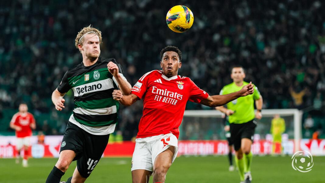 Morten Hjulmand e Leandro Barreiro durante o dérbi entre Benfica e Sporting
