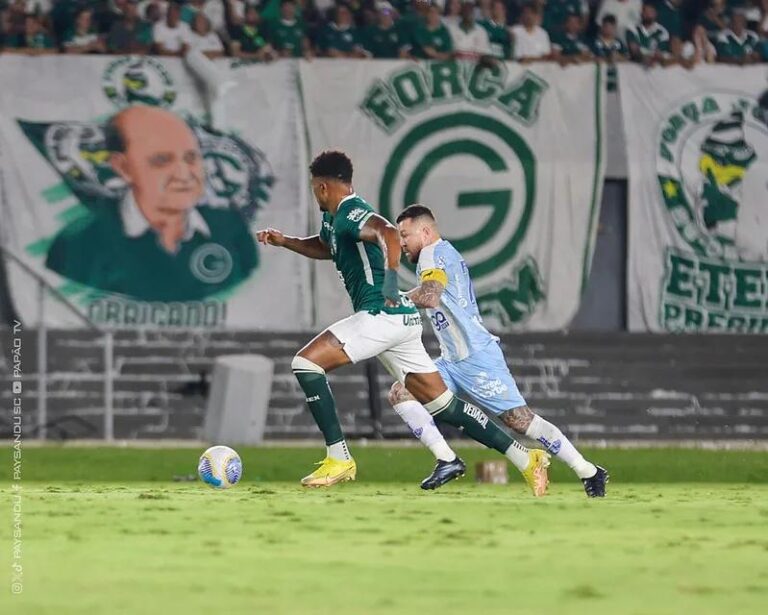 Goiás e Paysandu: Caminhos Opostos na Temporada de 2025
