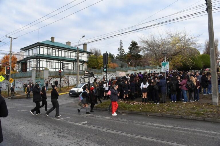 Terremoto de 7,5 no Chile leva a alertas de tsunami e evacuação de áreas costeiras