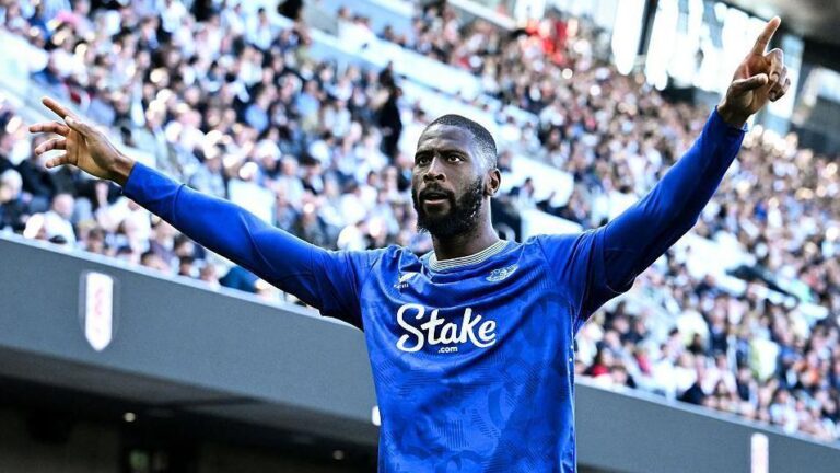 Everton superou Fulham em 3 a 1 e arruinou esperanças europeias dos Cottagers