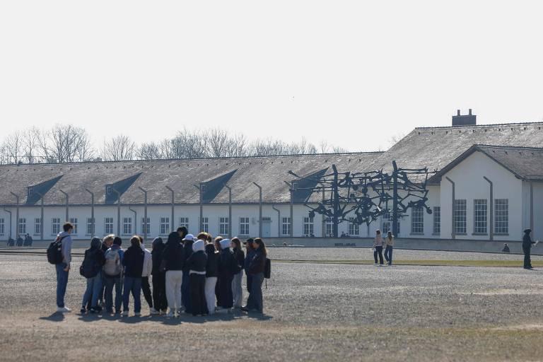 Liberação do campo de concentração nazista de Dachau completa 80 anos.