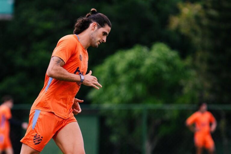 Gonçalo Paciência sofre lesão e desfalca Sport por seis semanas