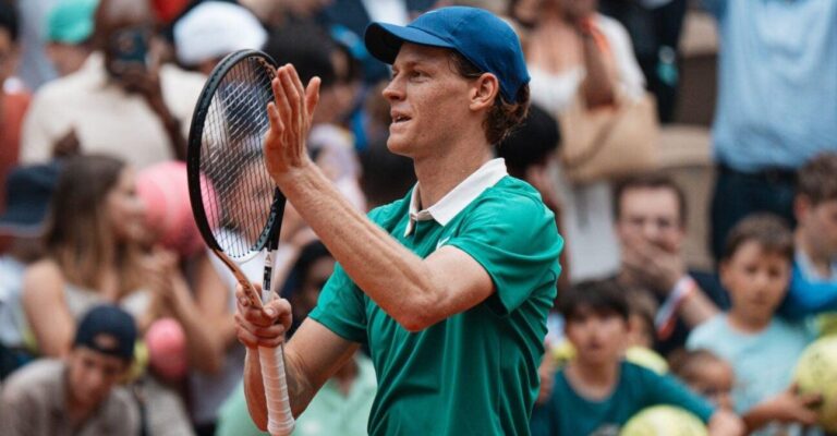 Jannik Sinner avança com vitória convincente sobre Jiri Lehecka na terceira rodada de Roland Garros