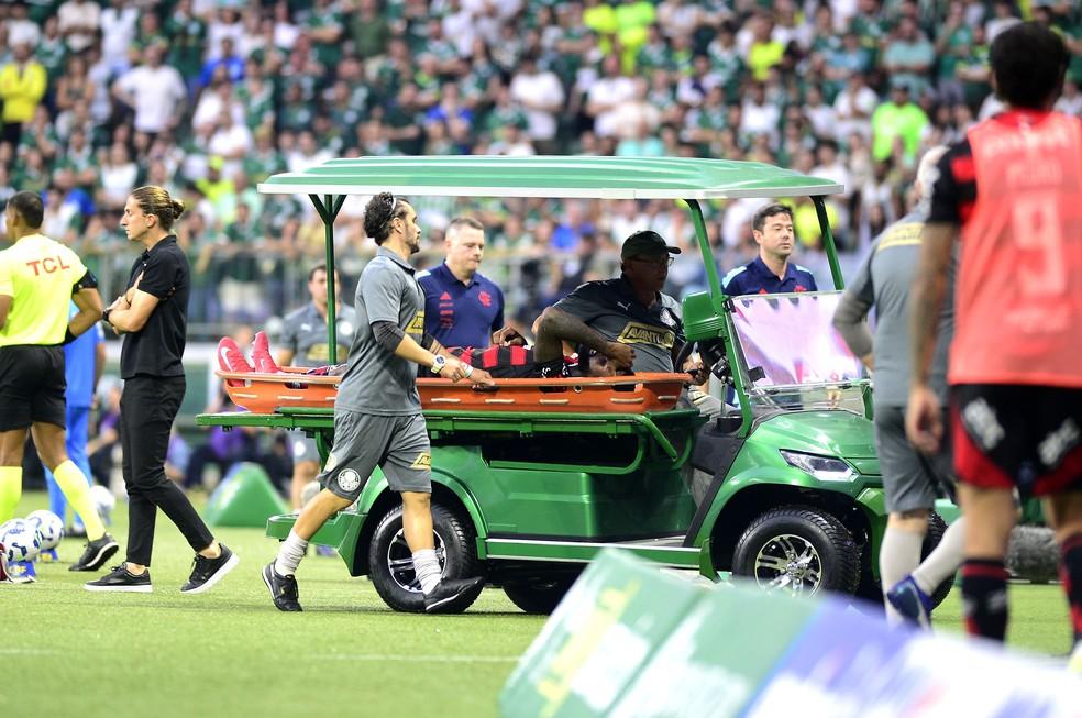 Gerson em ação na partida Palmeiras x Flamengo