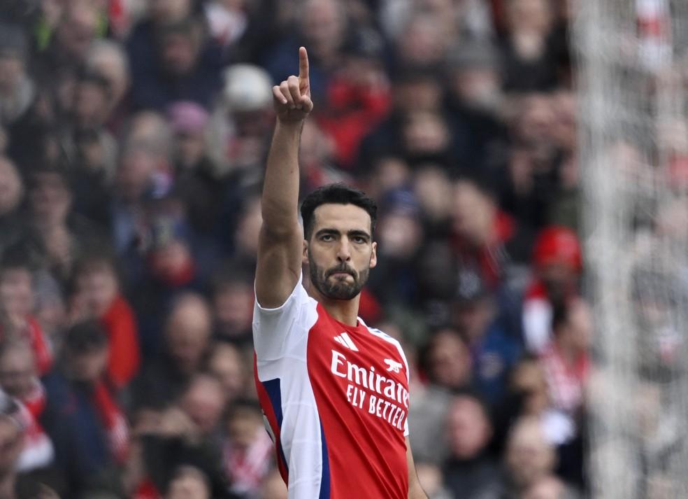 Merino comemora gol em Arsenal x Chelsea