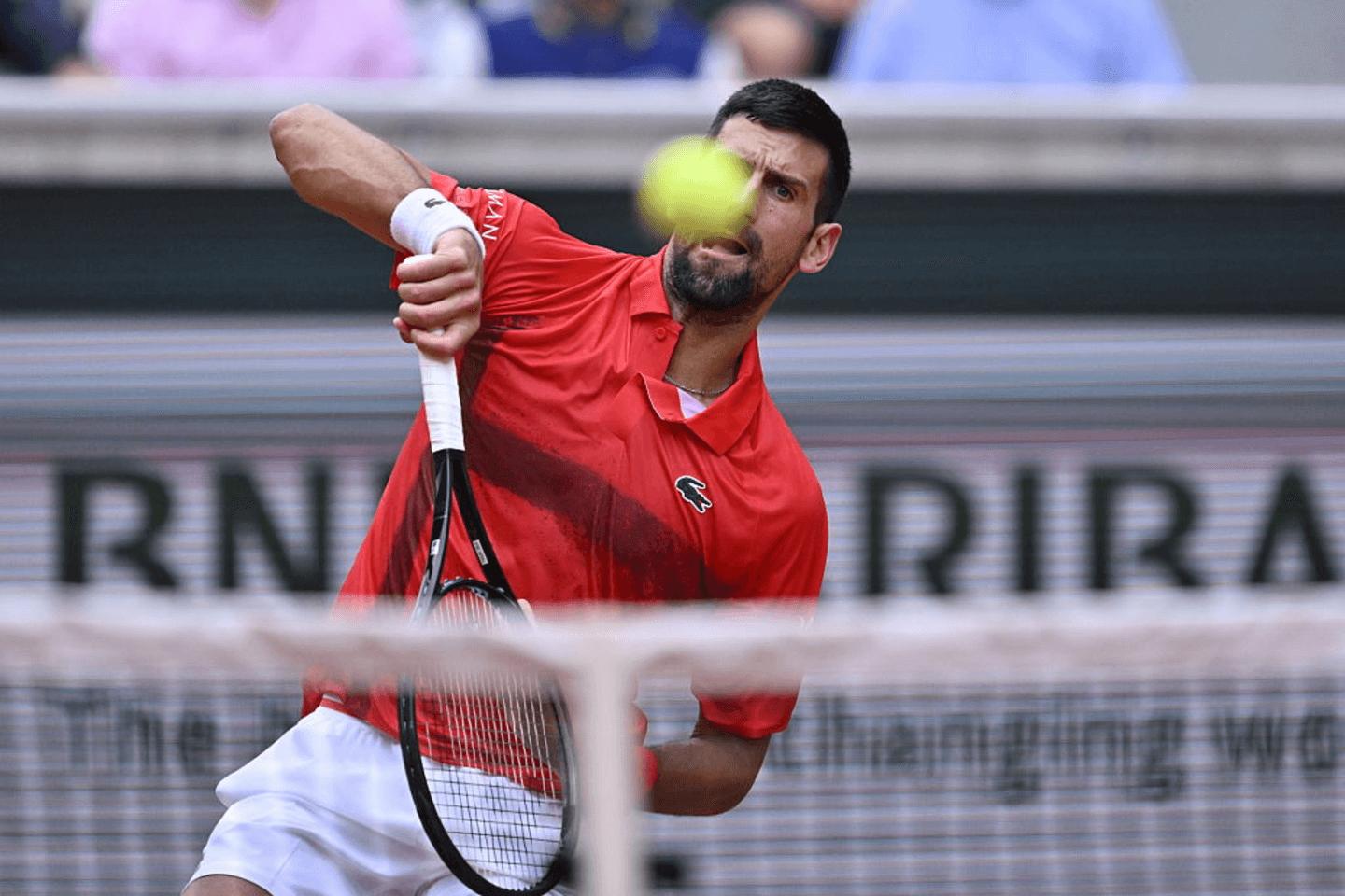 Atualizações ao vivo do French Open 2025, com Djokovic, Keys, Gauff e Sinner.