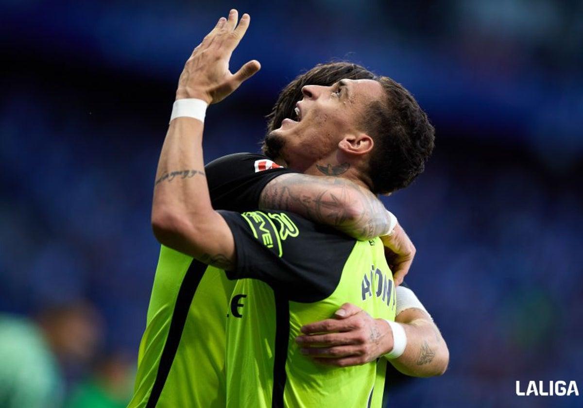 Antony comemora seu gol no jogo contra o Espanyol