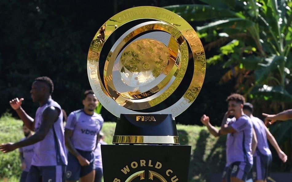 Taça do Mundial de Clubes da Fifa no CT do Botafogo