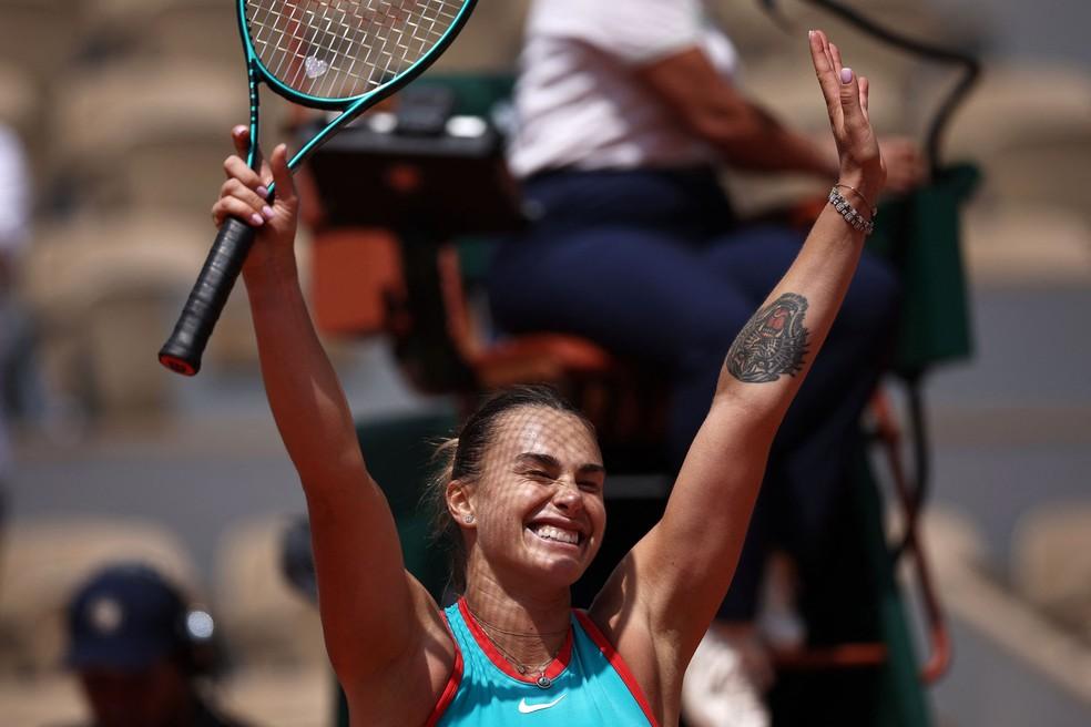 Sabalenka celebra após vitória sobre Qinwen Zheng nas quartas