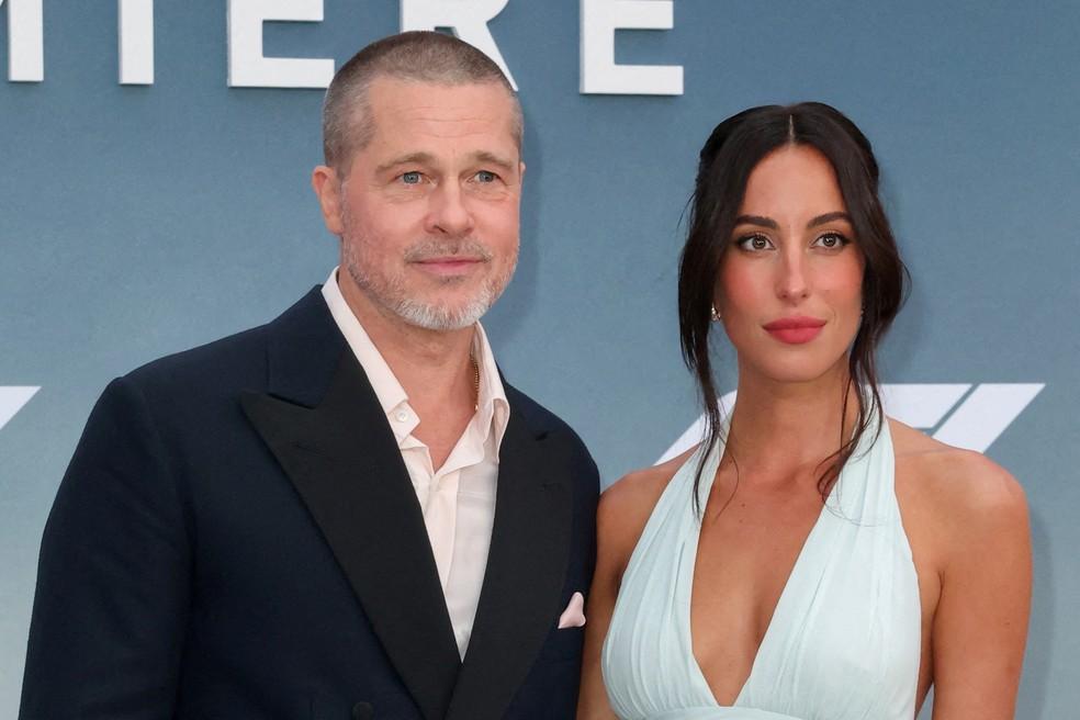 Brad Pitt e Ines de Ramon durante a premiere