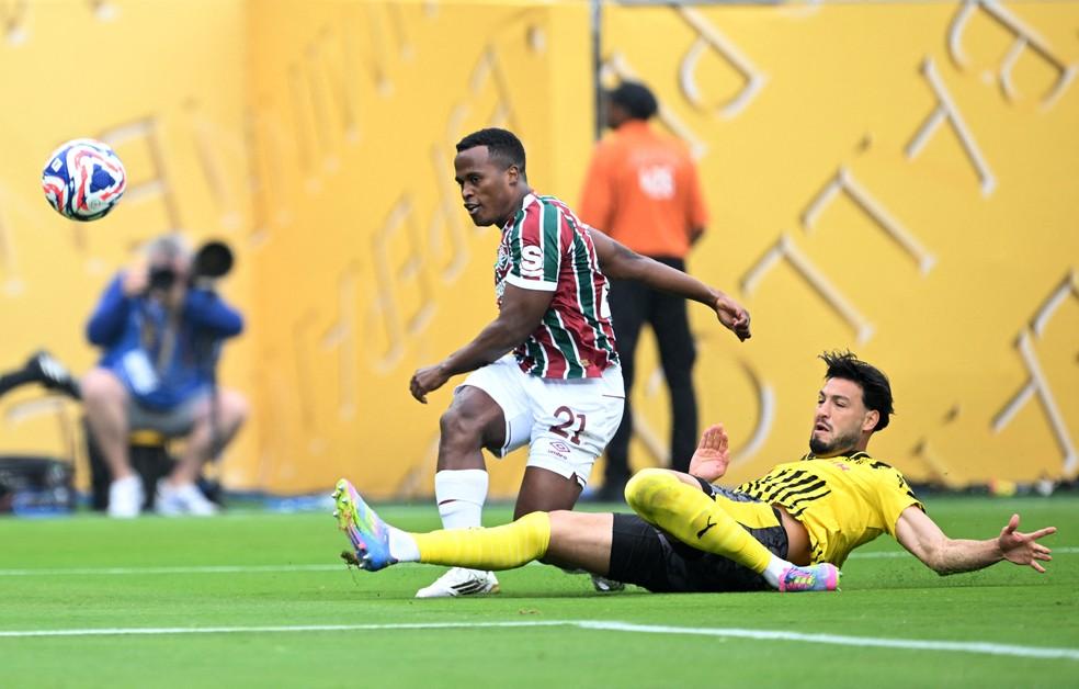 Arias em ação pelo Fluminense contra do Borussia Dortmund