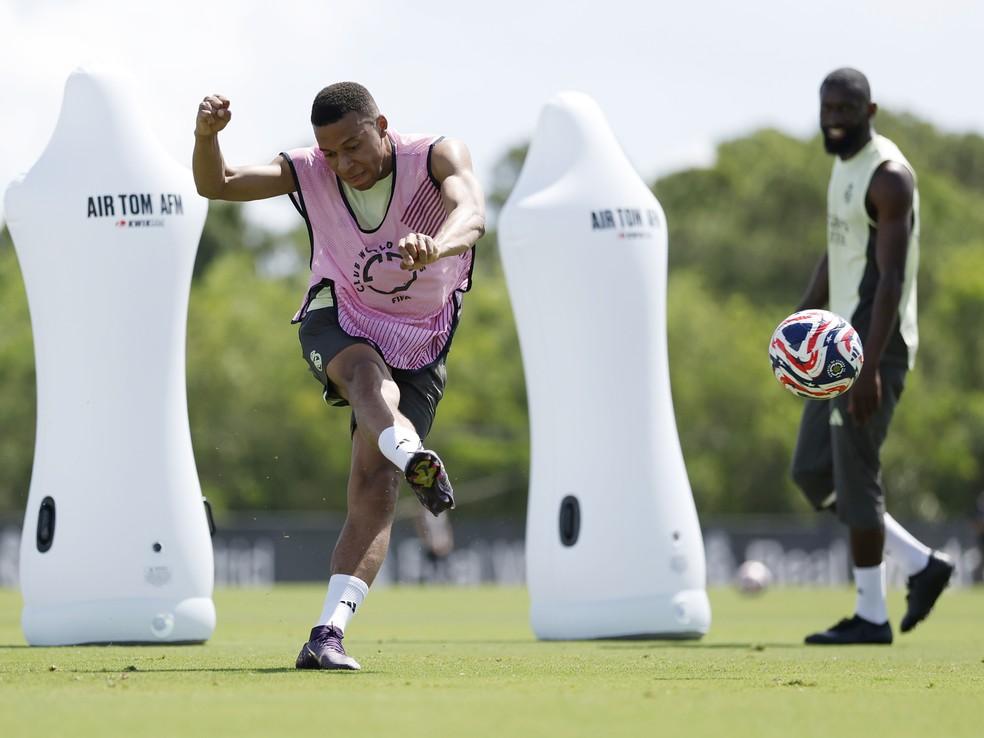 Mbappé vira dúvida para a estreia do Real Madrid na Copa do Mundo de Clubes.
