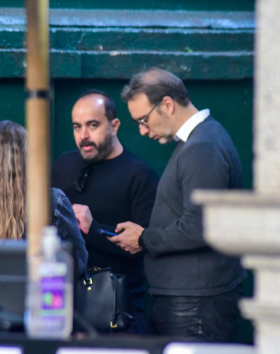 Filhos e parentes de Francisco Cuoco participam do velório