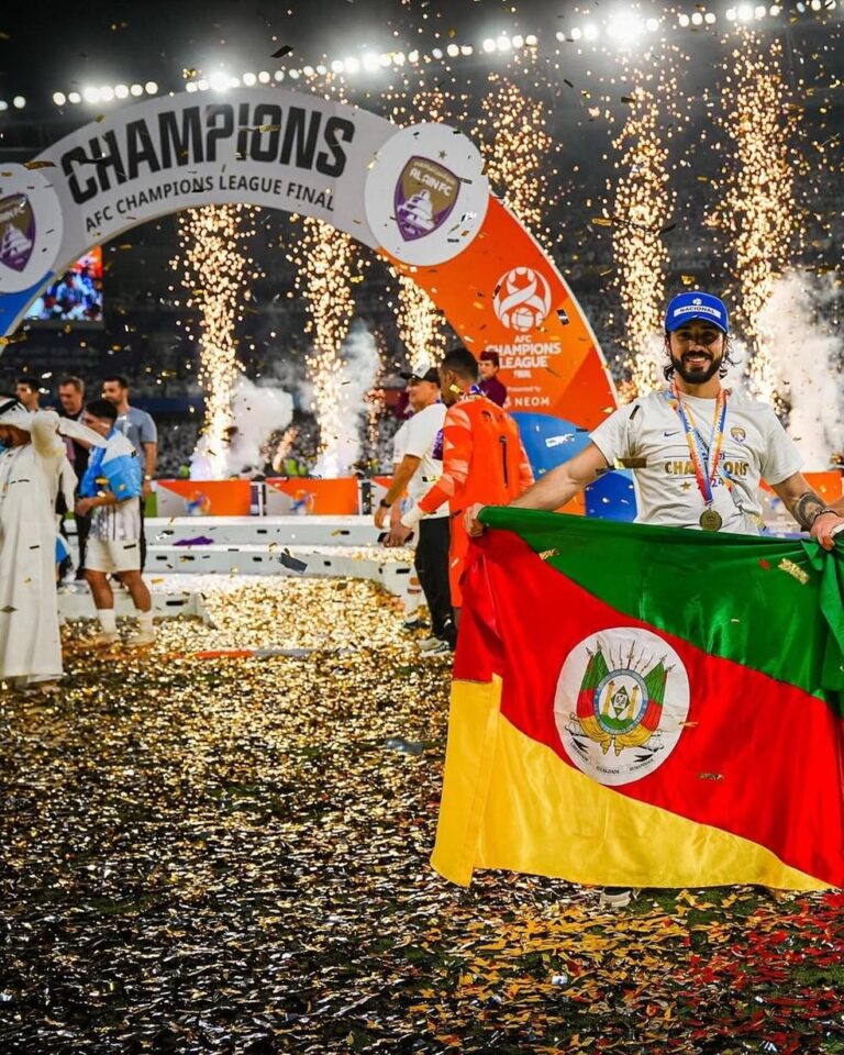 Erik Menezes, Lateral do Al Ain, Fala Sobre o Mundial e a Saudade do Sul