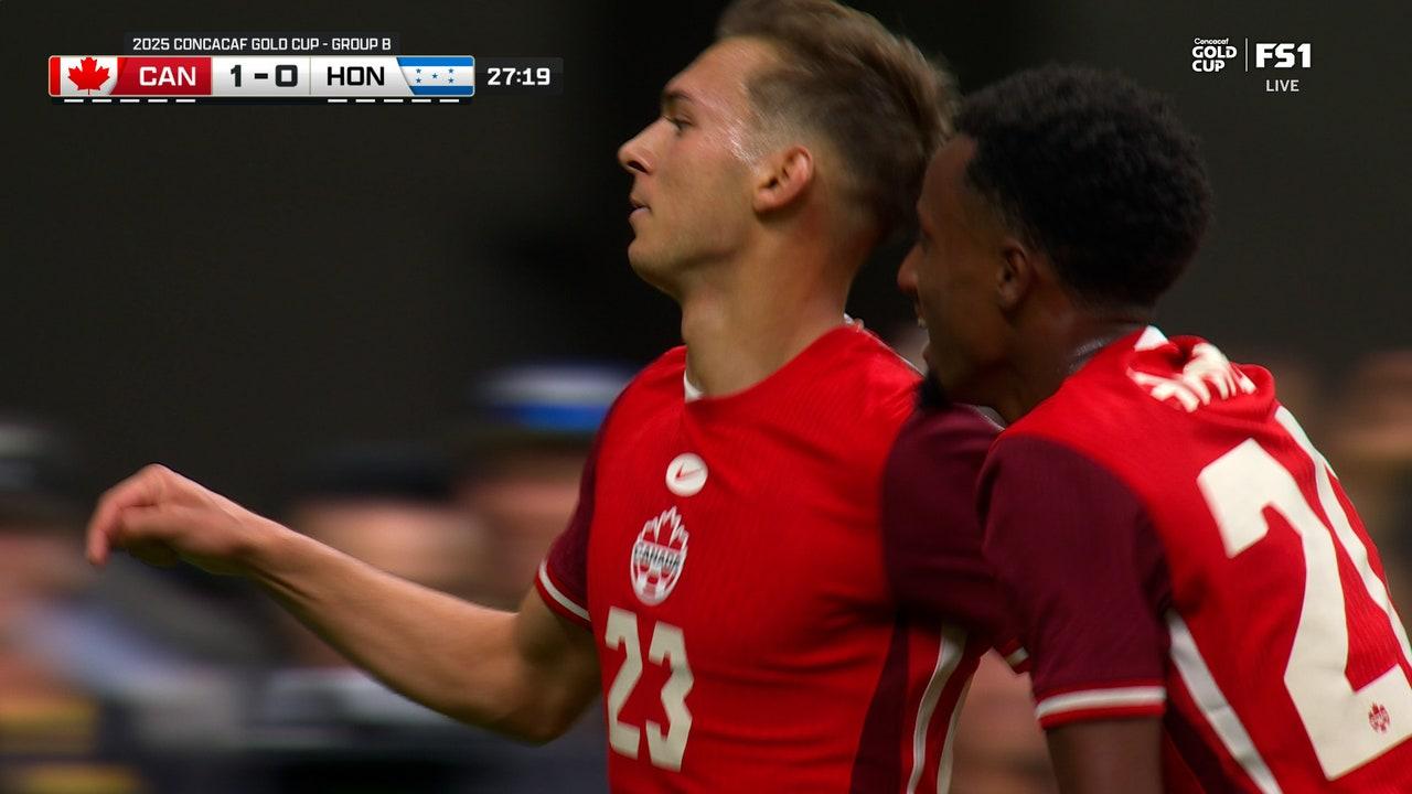 Niko Sigur marca um lindo gol, dando vantagem ao Canadá sobre Honduras.