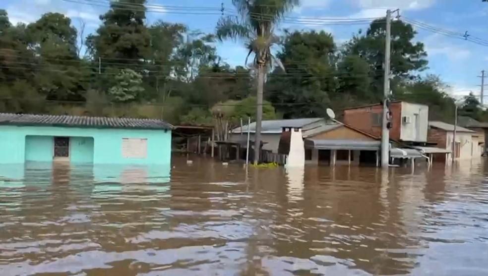 Casas inundadas em Jaguari