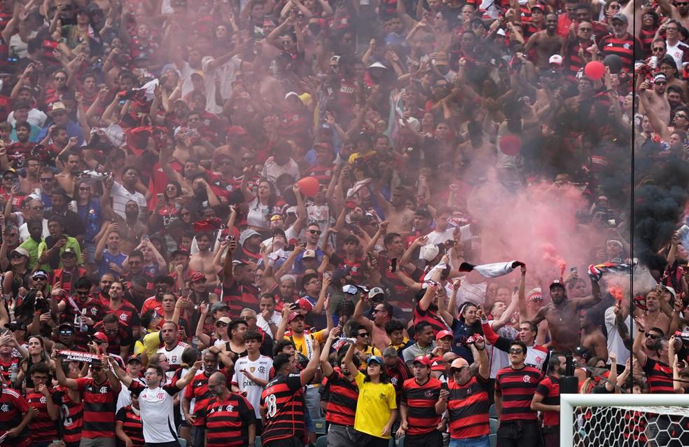 Torcida do Flamengo comemora vitória sobre o Chelsea: time está nas oitavas da Copa