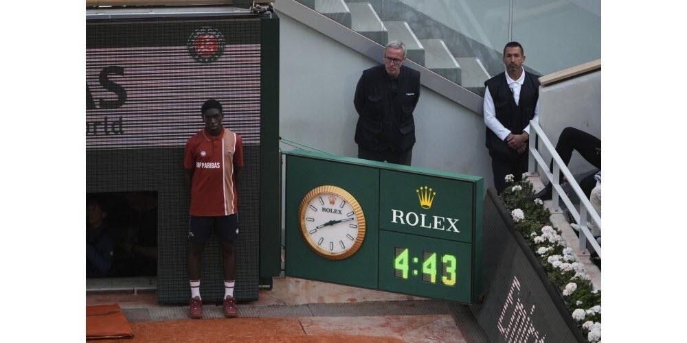 Carlos Alcaraz e Jannik Sinner durante a partida.