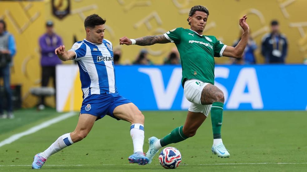 Richard Ríos durante a partida entre Palmeiras e Porto