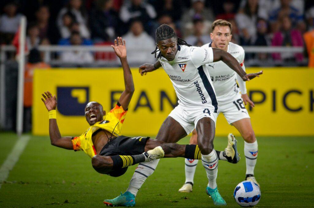 Zapping limita partidos de LigaPro a plan Premium y genera críticas de usuarios.