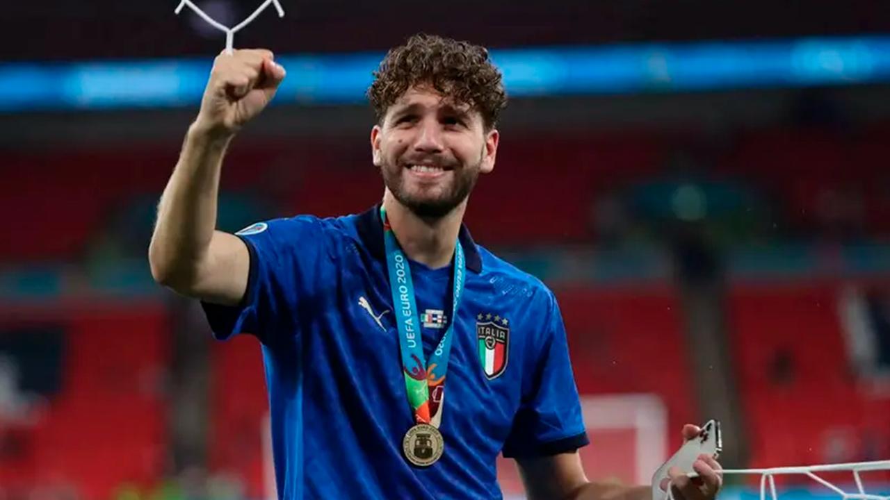Manuel Locatelli celebra conquista da Euro 2020