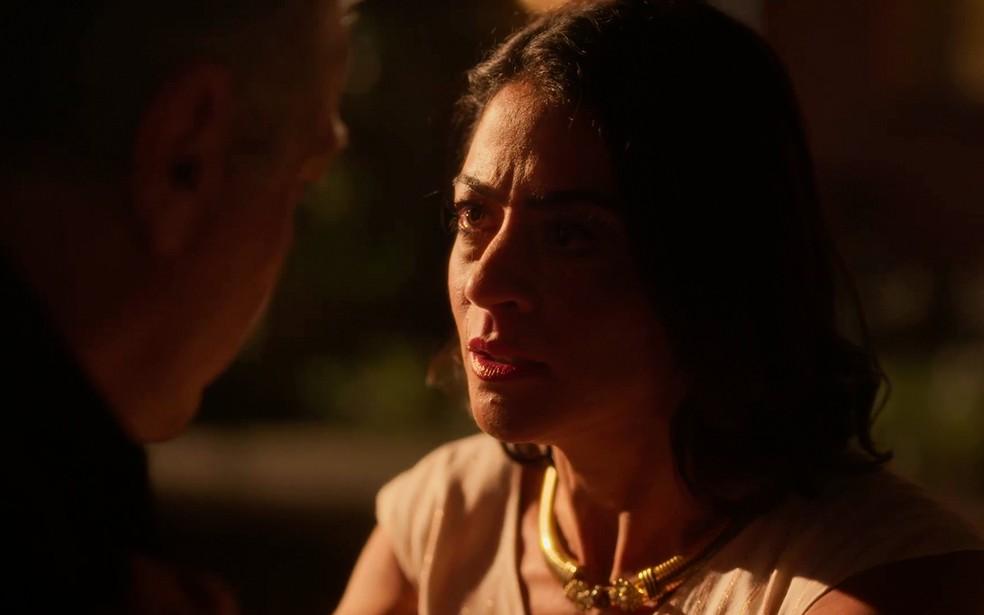 Clarice confronta Juliano sobre tentativa de matar Beatriz