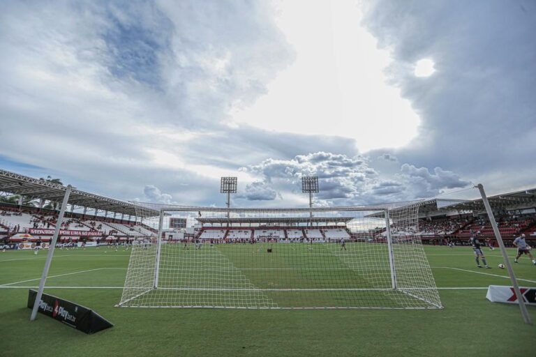 Atlético-GO e Coritiba Empatam e Mantêm suas Lutas na Série B