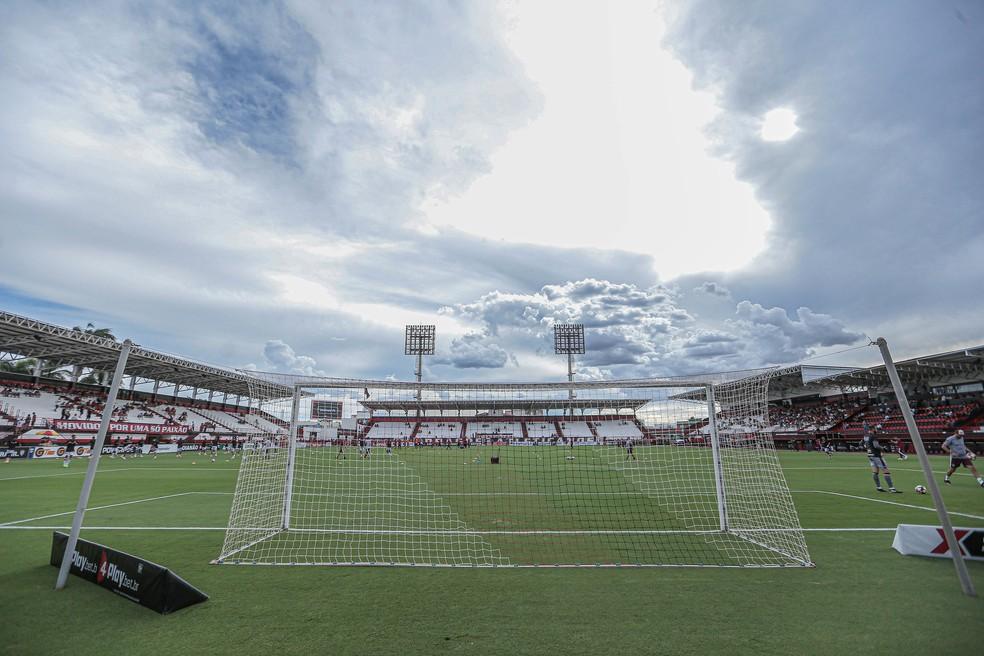 Estádio Antônio Accioly recebe Atlético-GO x Coritiba nesta tarde